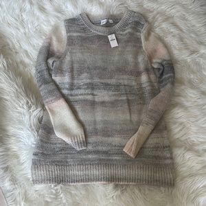Gap sweater